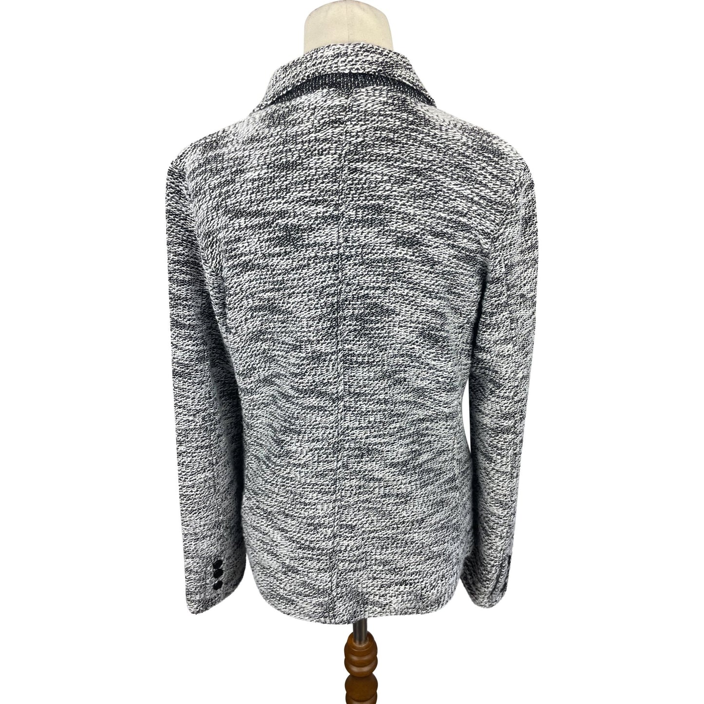 Confirm white and black knit jacket | size 10-12