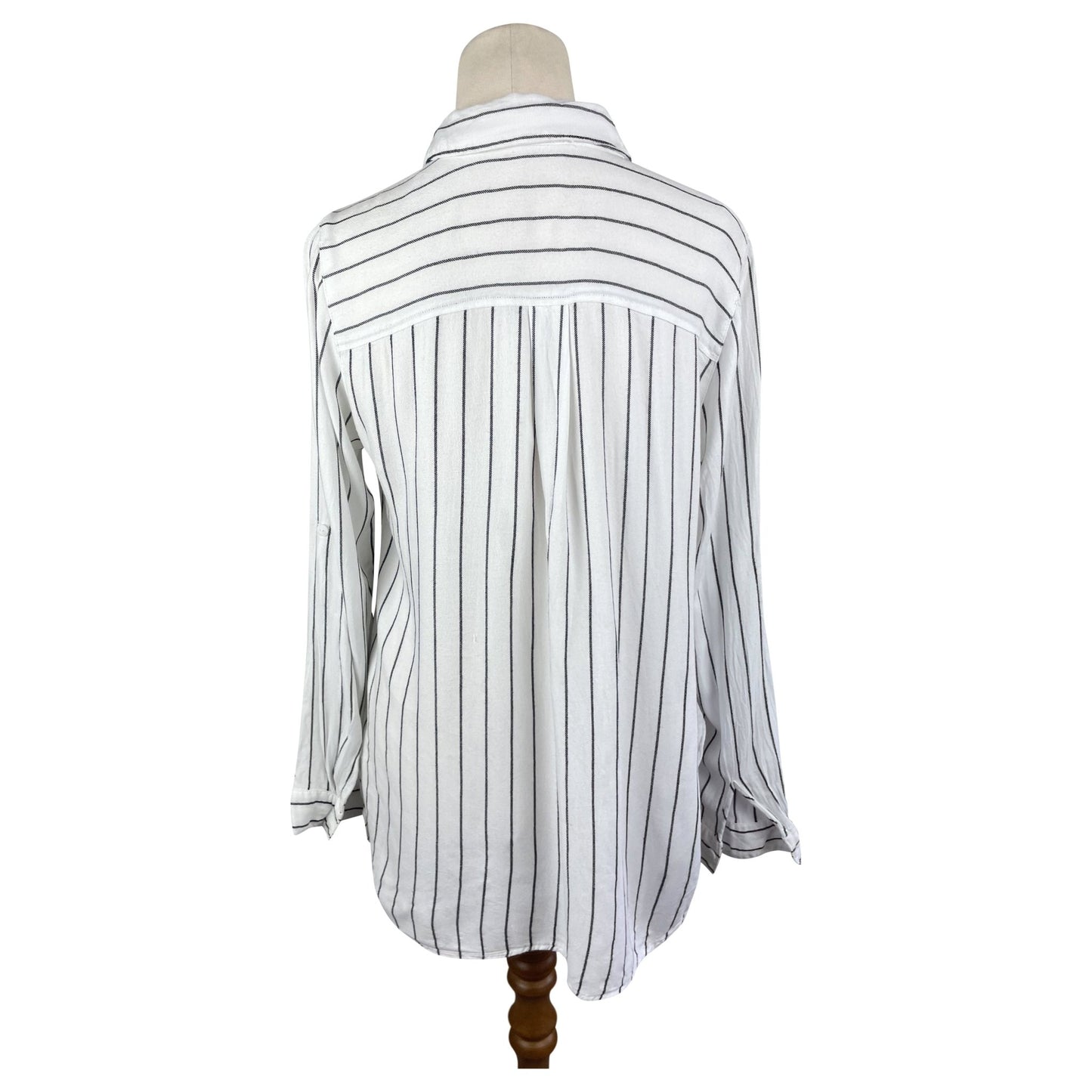Decjuba white w/ black striped shirt | size 10