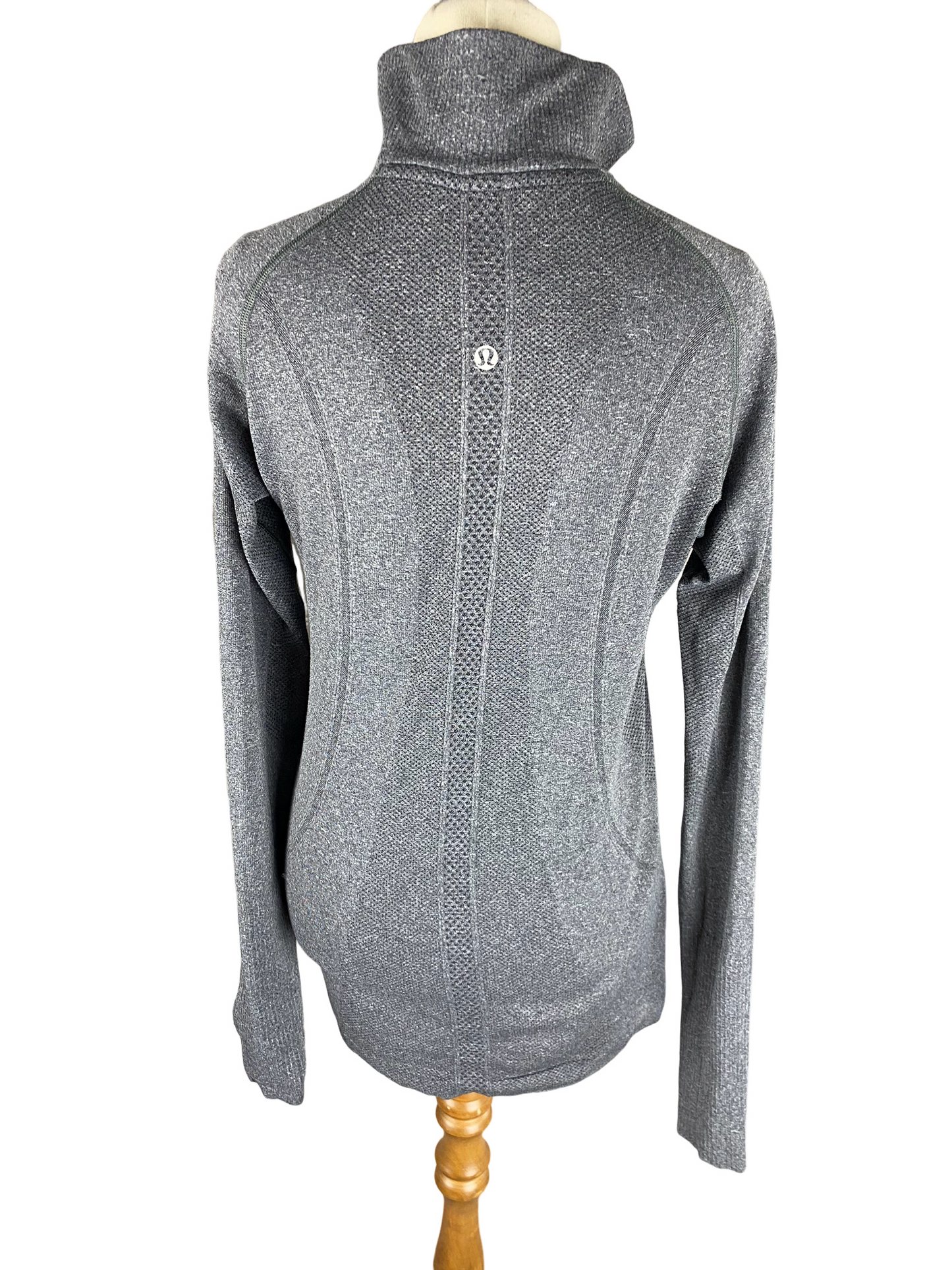 Lululemon grey 3/4 zip pullover | size 10
