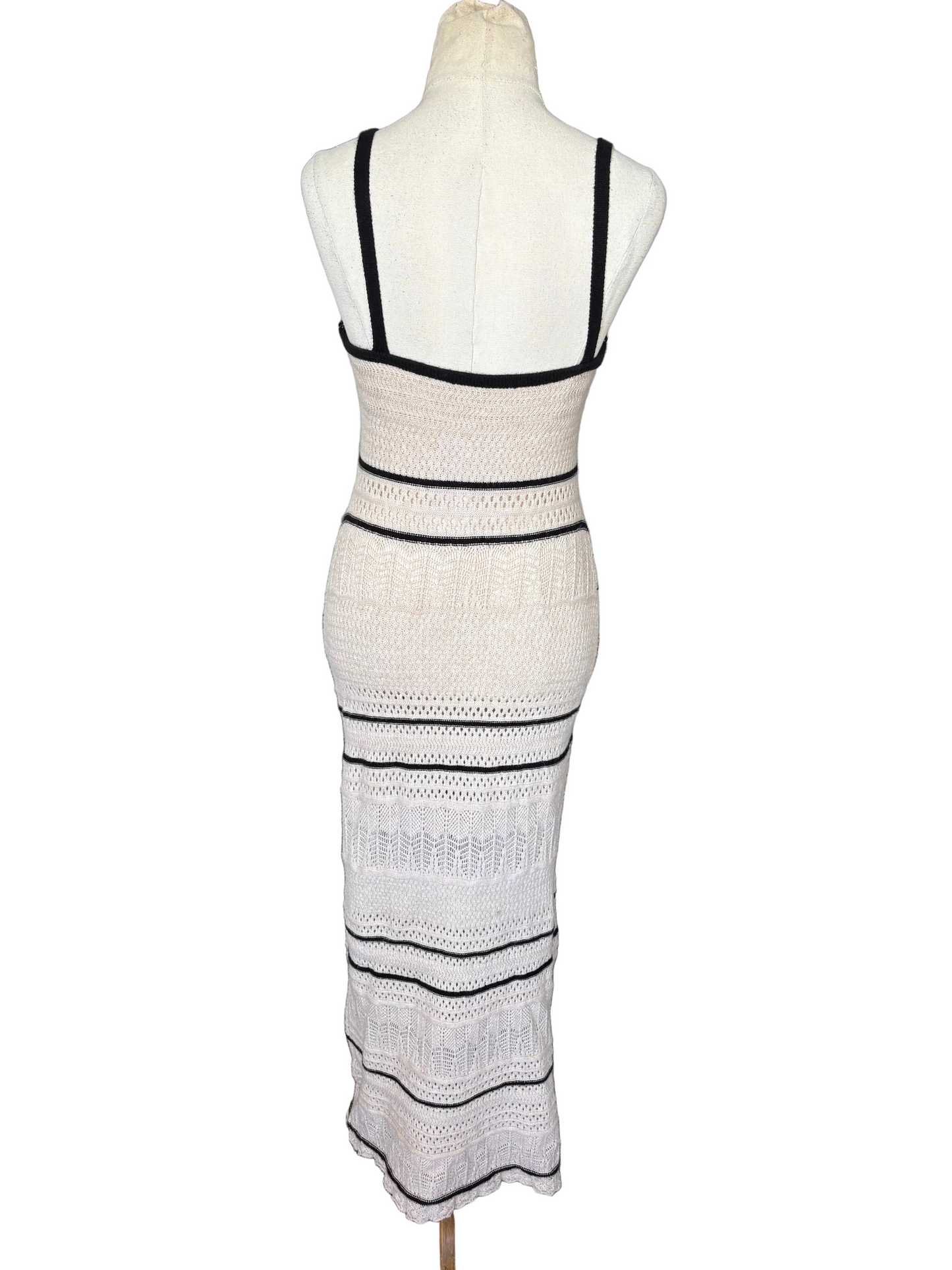 Crochet-look dress | size 8