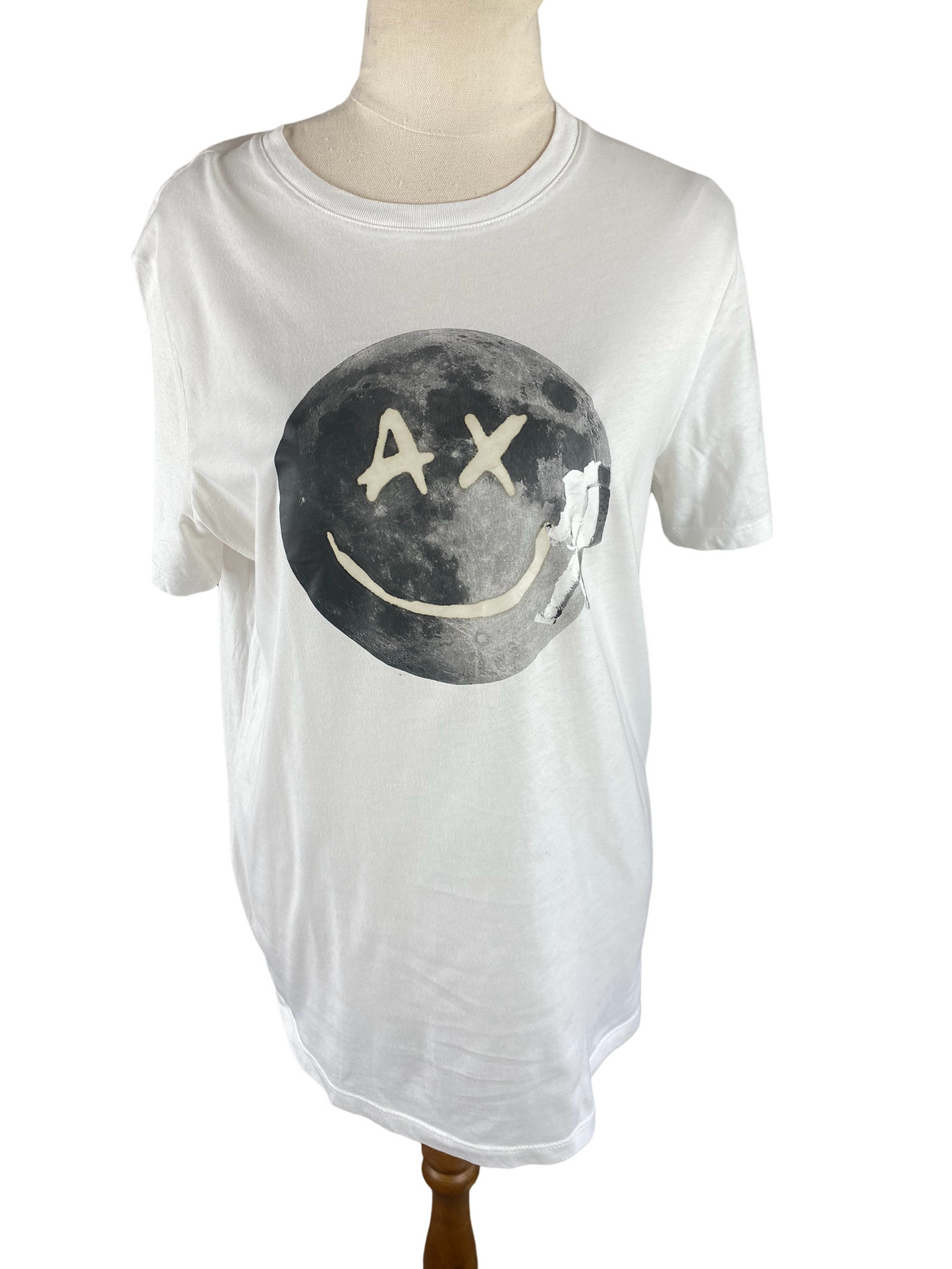 Armani Exchange white tee | size M (12)