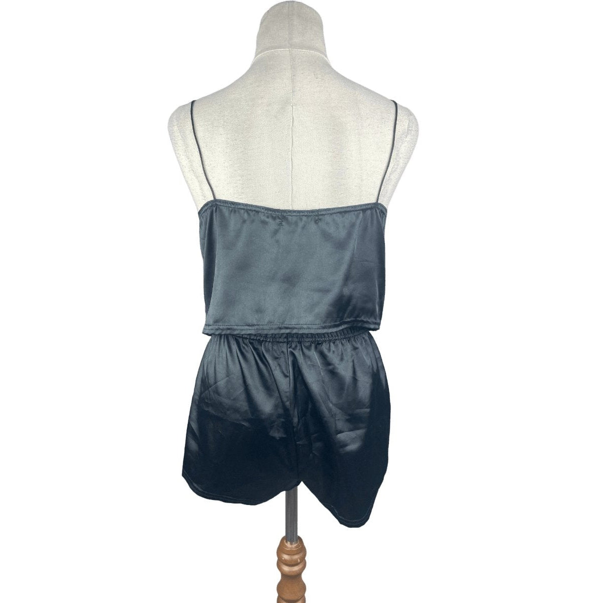 Pretty Little Thing black shiny hot pants and top | size 8