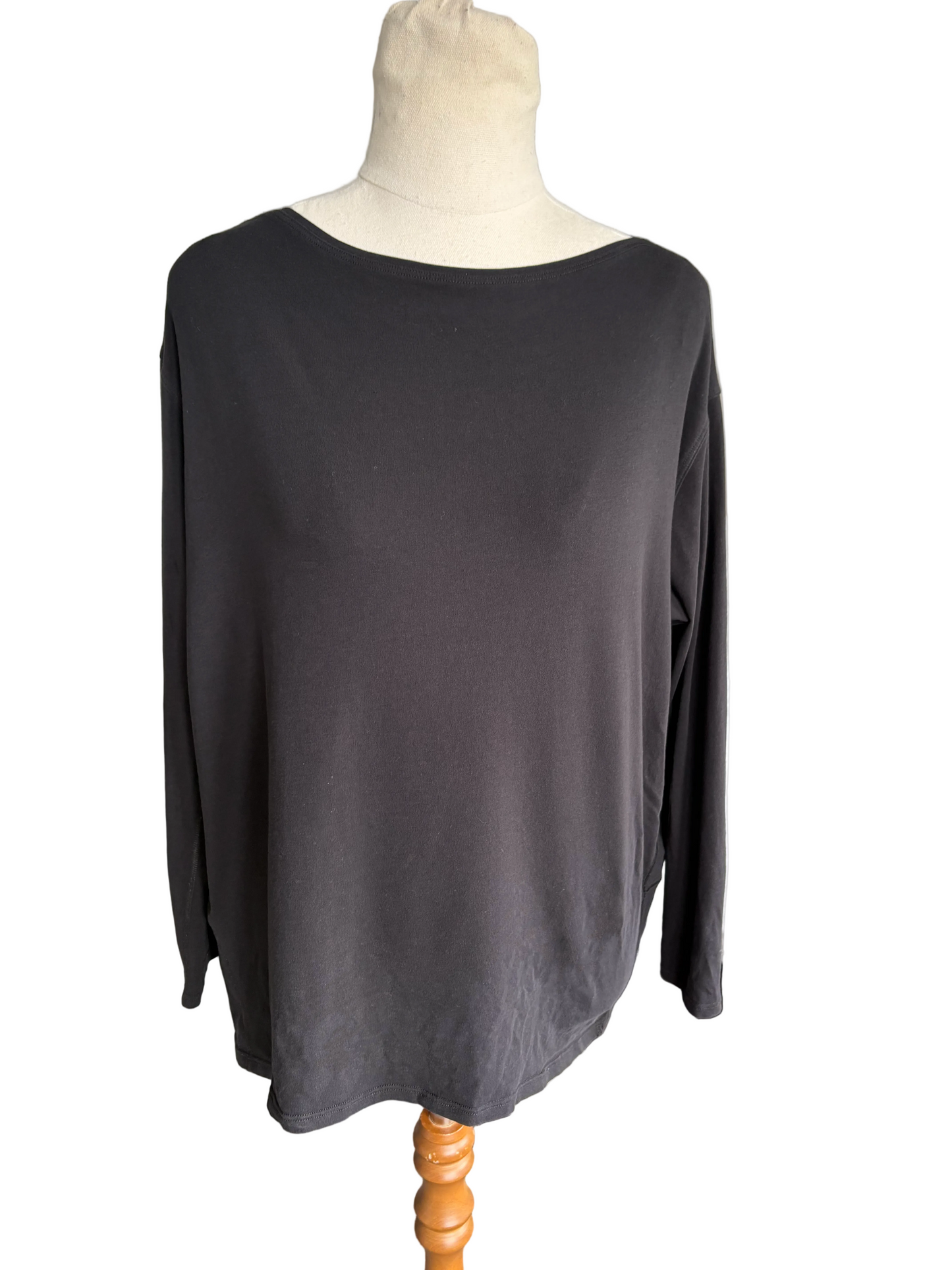 Lululemon 3/4 length top | size 8 to 10