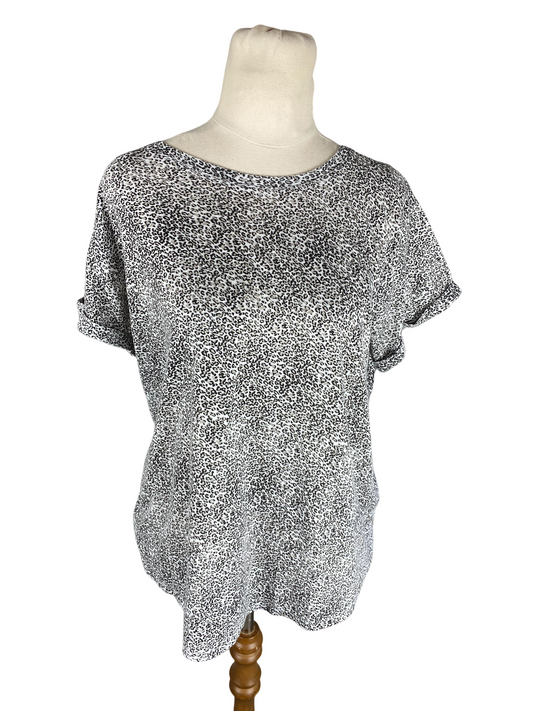 Decjuba animal print short sleeve top | size 12 medium