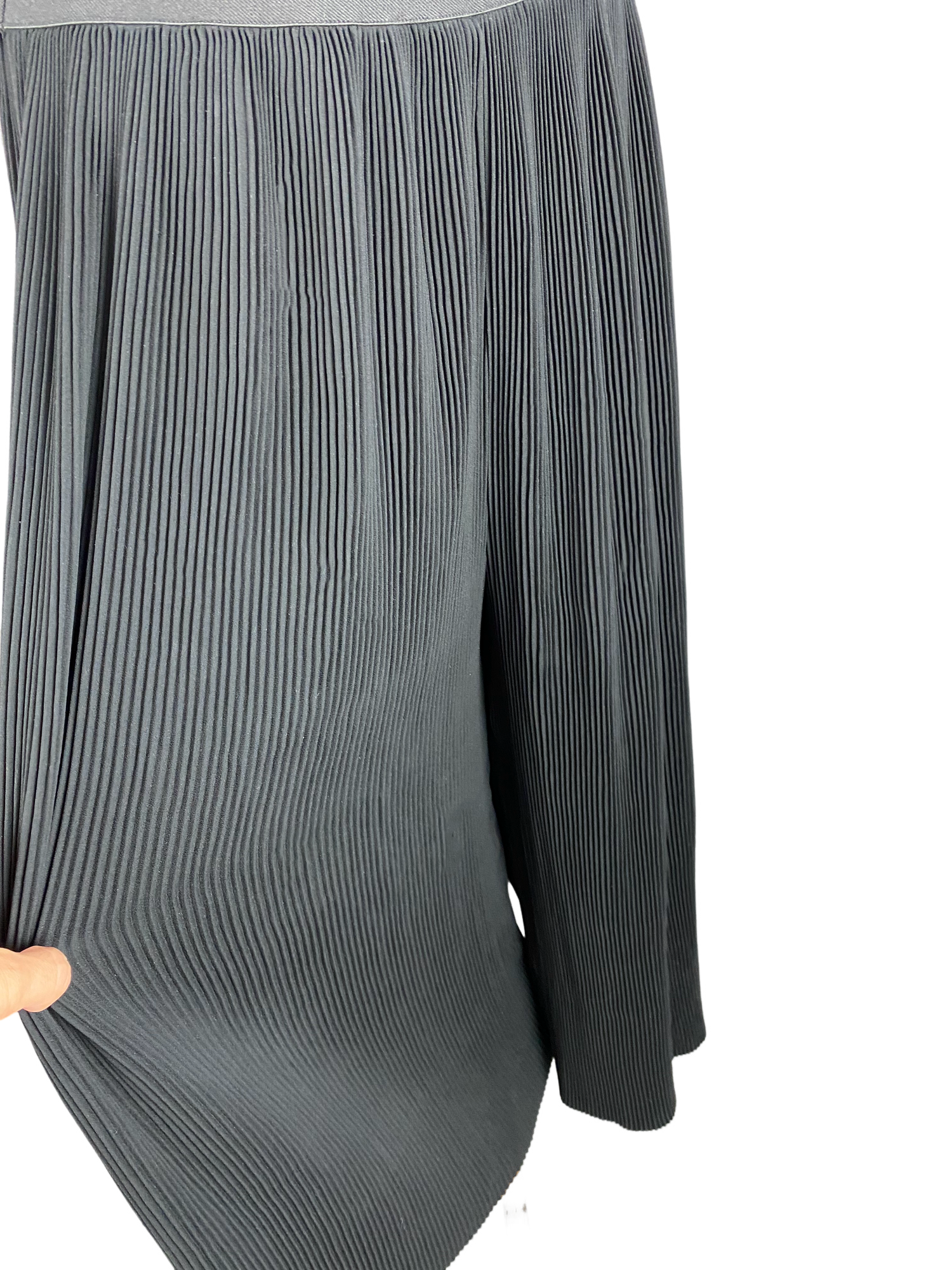 Decjuba black 3/4 pleated culottes | size 12