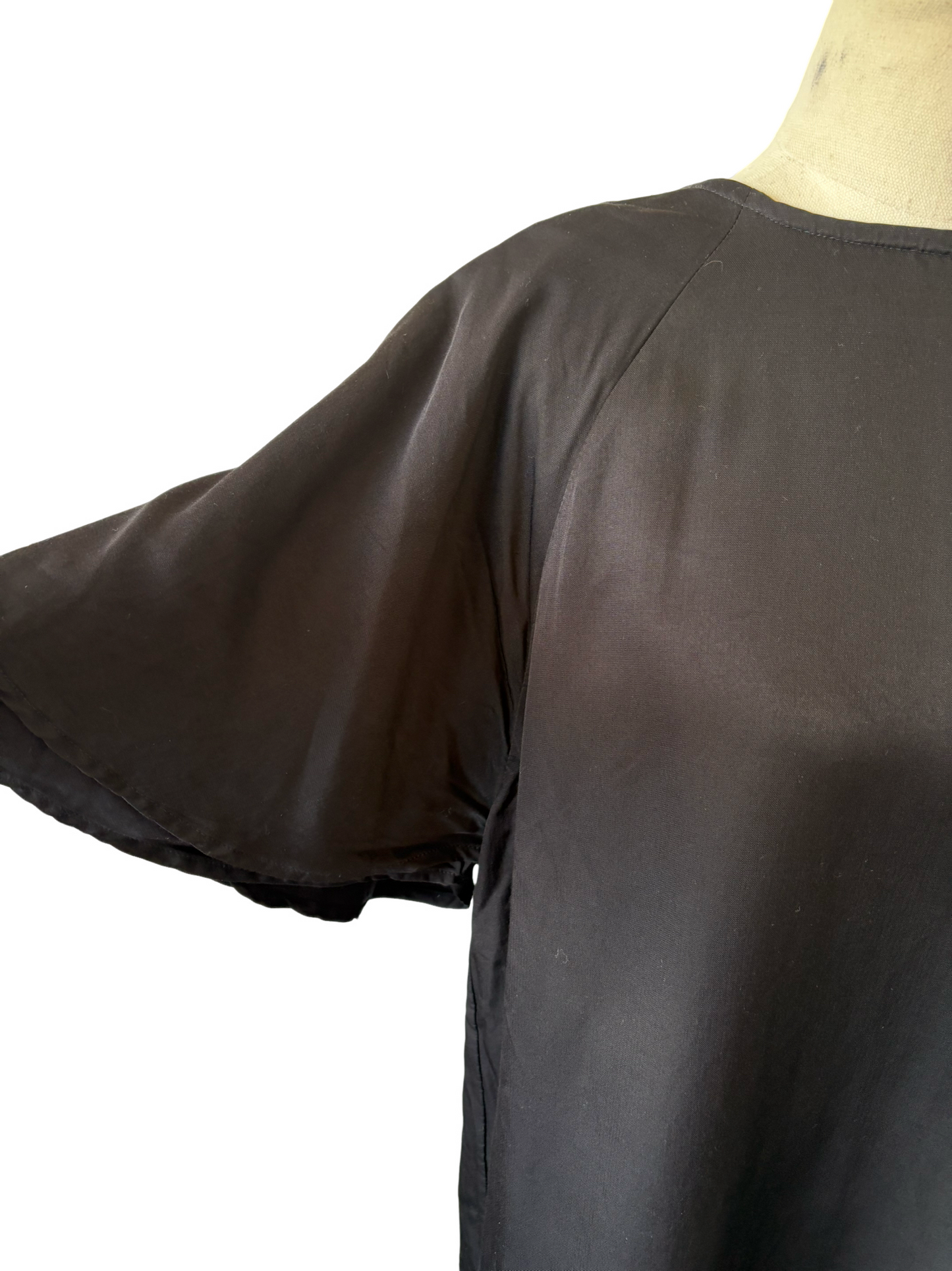 Huffer frill sleeve black dress | size 8