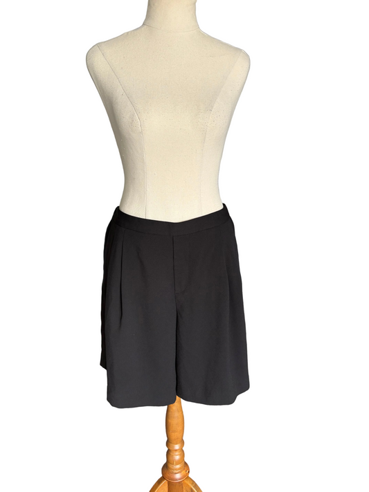 Uniqlo pleated shorts | size 12