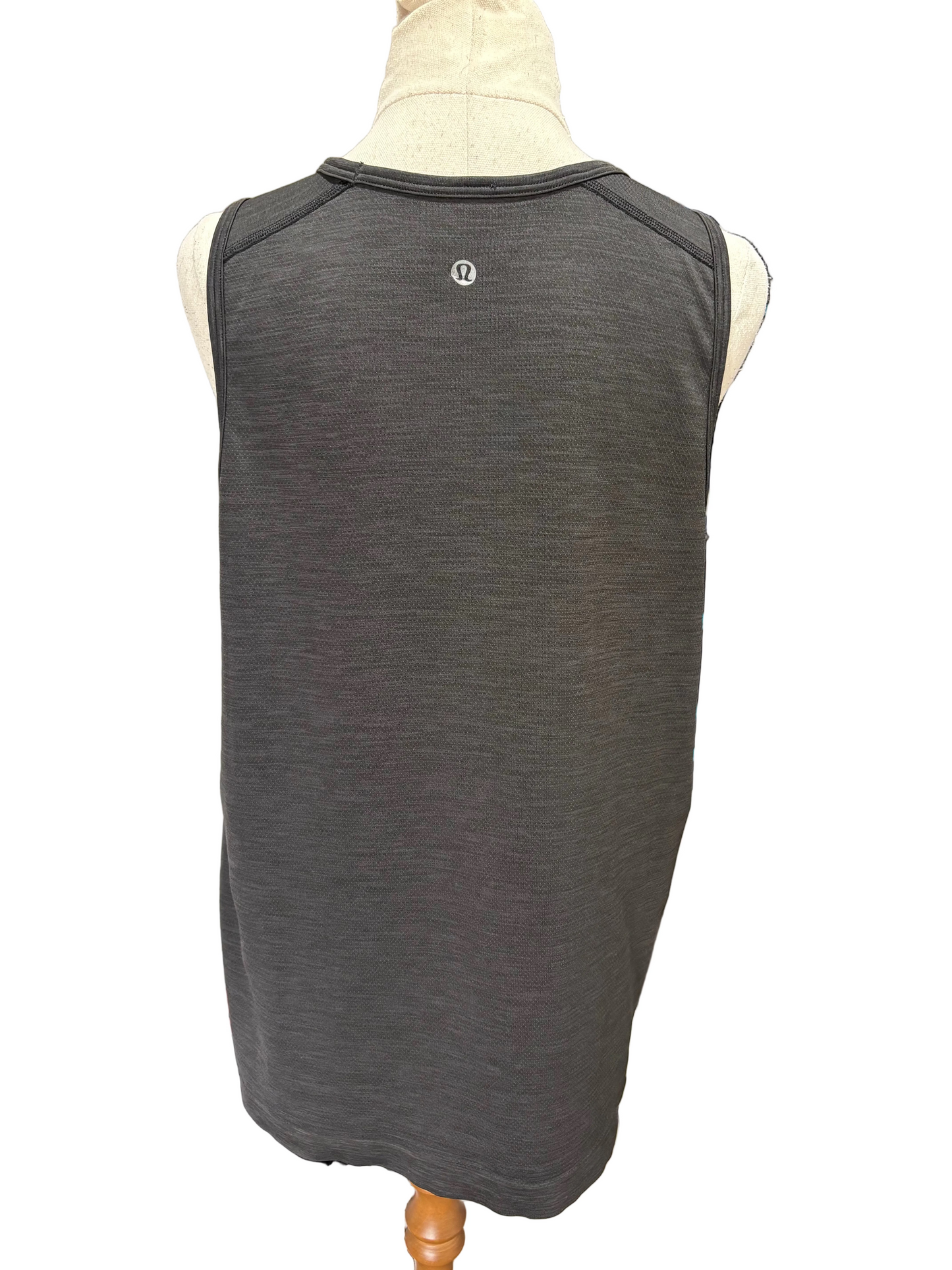 Lululemon tank | size mens medium (14-16 womens)