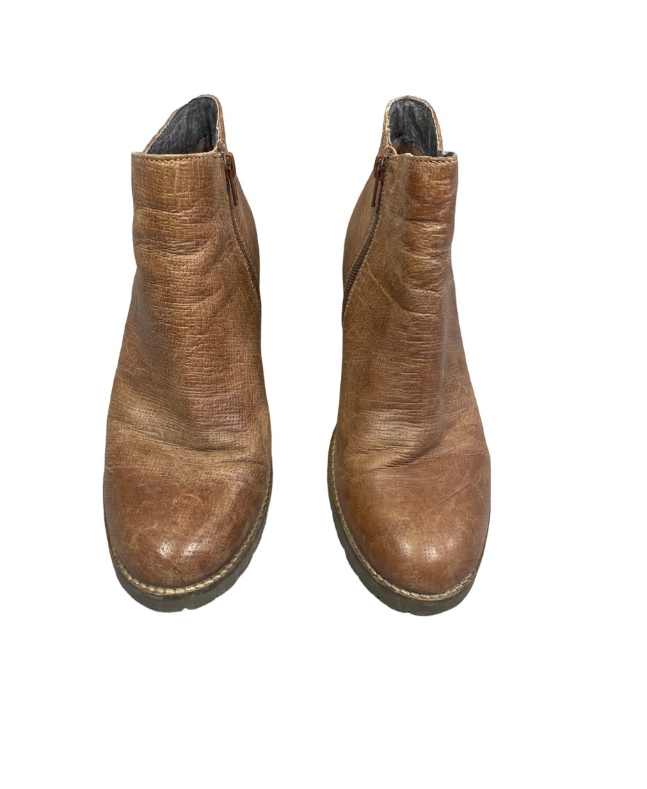 Bresley tan heel boots | size 9 or EU 40